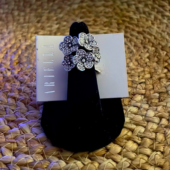 Flower Ring - Picture 1 of 3